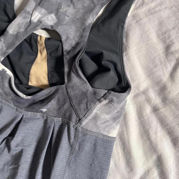 🤍 1 Lululemon Run: Your Heart Out Tank - Heathered Blurred Grey - Picture 8 of 9